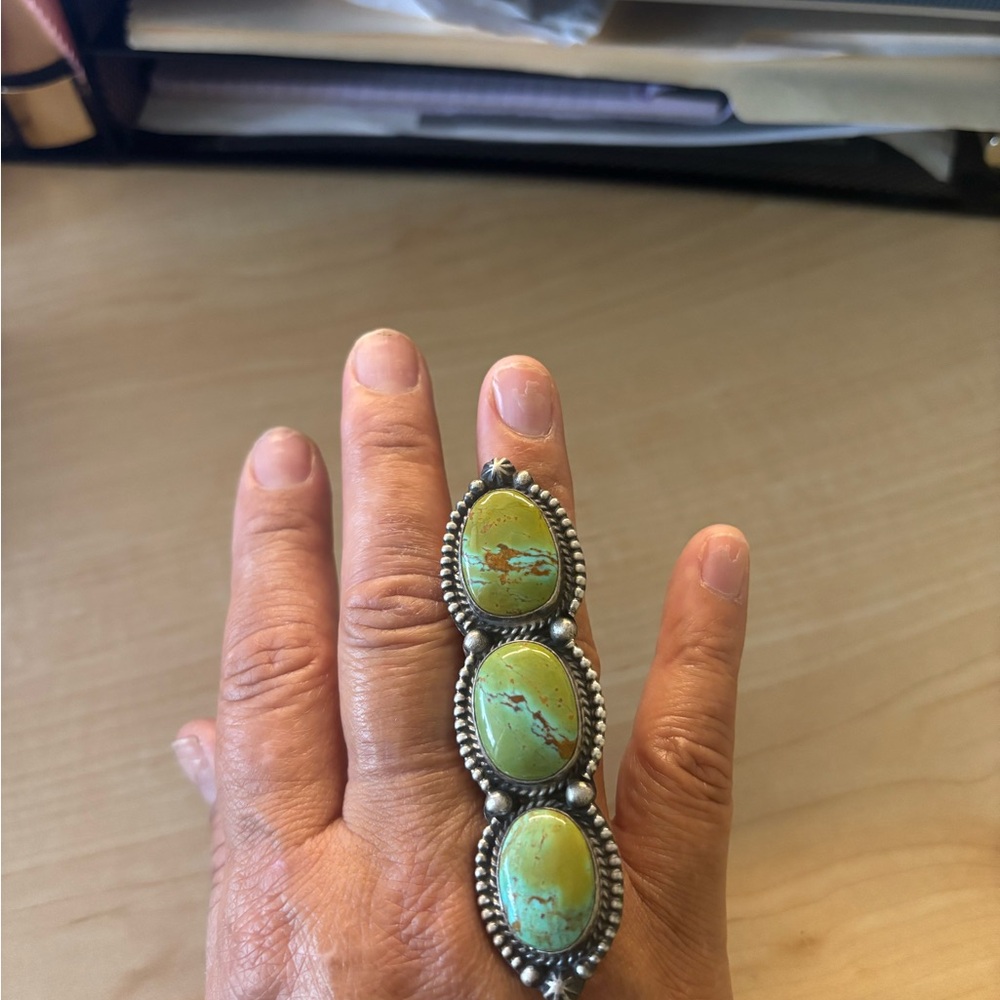 Vintage Green Stone Silver Brooch - Picture 2 of 8